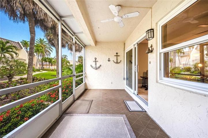 800  River Point  DR, Naples, FL 34102