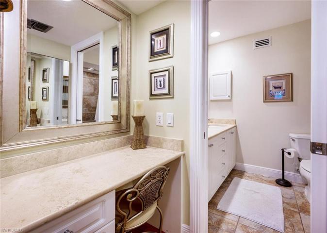 800  River Point  DR, Naples, FL 34102