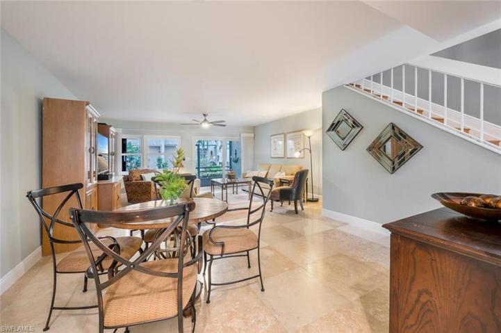 800  River Point  DR, Naples, FL 34102