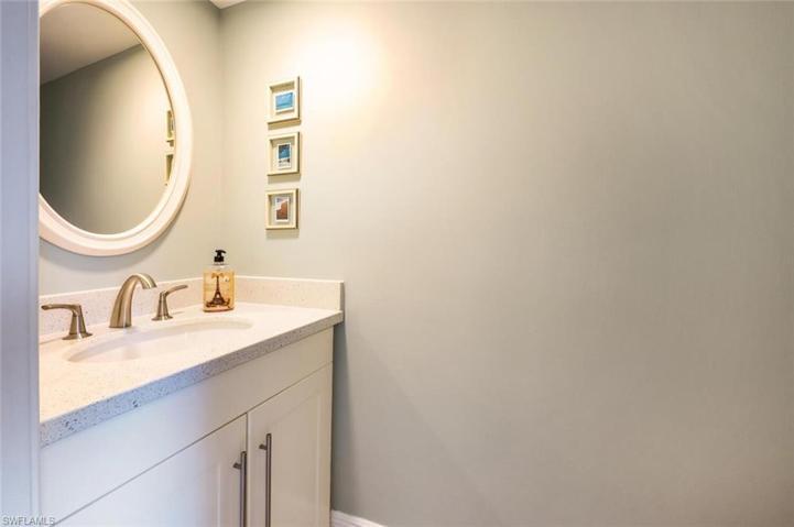 800  River Point  DR, Naples, FL 34102