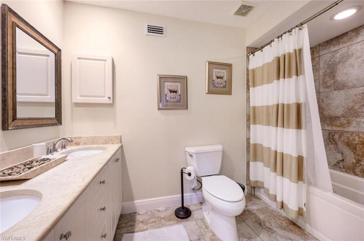 800  River Point  DR, Naples, FL 34102