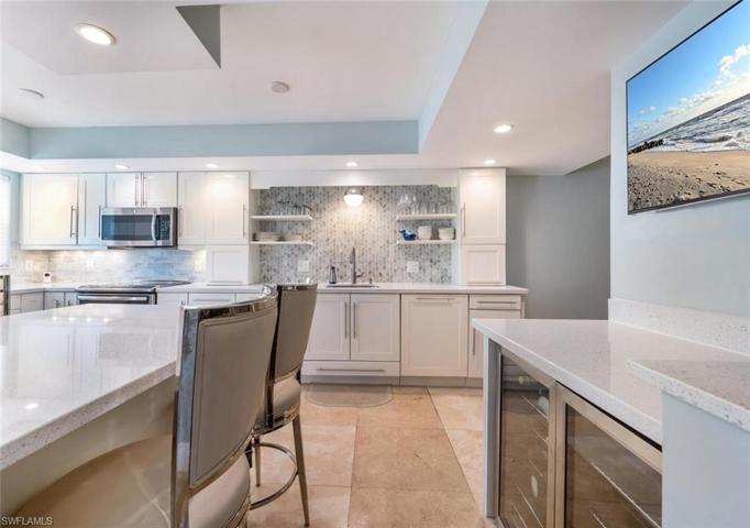 800  River Point  DR, Naples, FL 34102