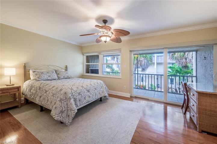 800  River Point  DR, Naples, FL 34102