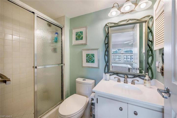 800  River Point  DR, Naples, FL 34102