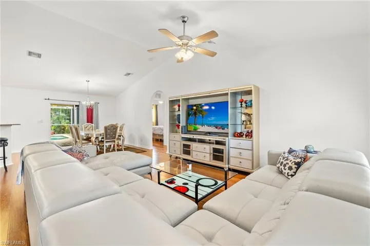 1112 Sw 24th St, Cape Coral Fl 33991