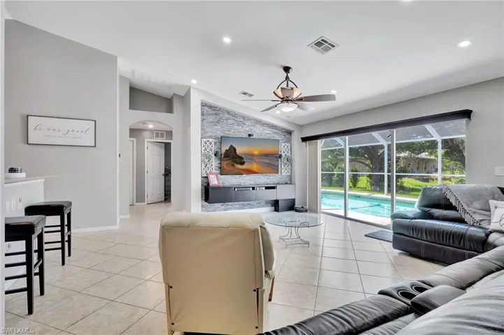 1730 Ne 35th St, Cape Coral Fl 33909