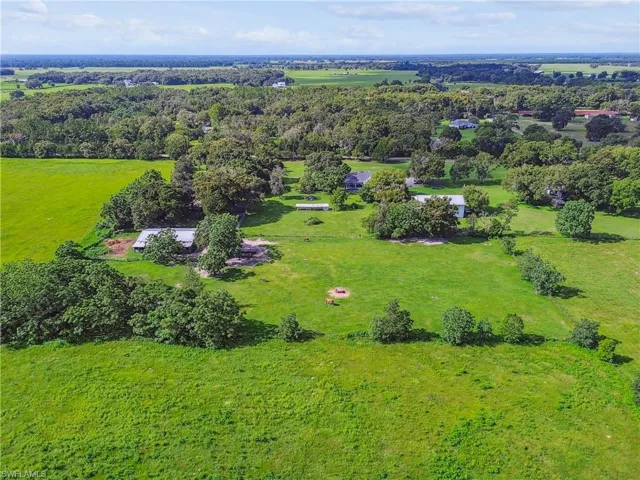 18139 Benes Roush Rd, Brooksville, Mississippi 39604