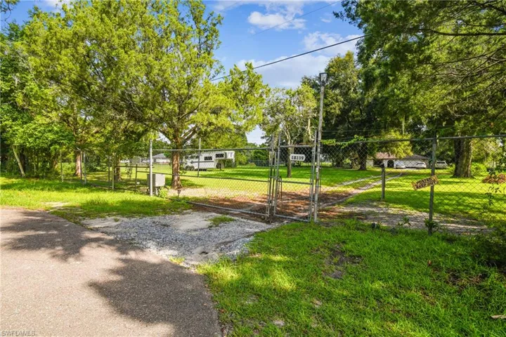 18139 Benes Roush Rd, Brooksville, Mississippi 39604