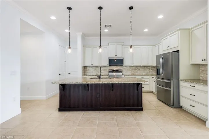 3529  Pilot  CIR, Naples, FL 34120