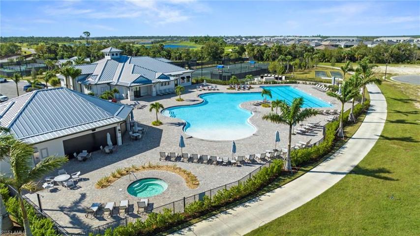 Resort Pool, Hot Tub, Tiki Bar