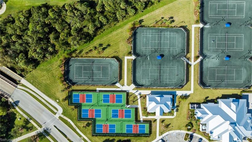 Pickleball/Tennis Courts