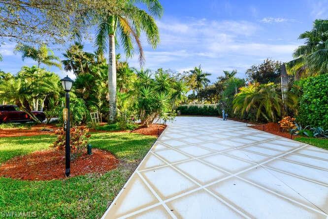 4504  Southern Breeze  DR, Naples, FL 34114