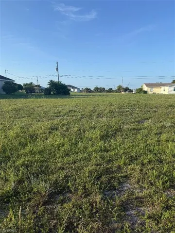 2020 Ne 18th Ter, Cape Coral, Florida 33909