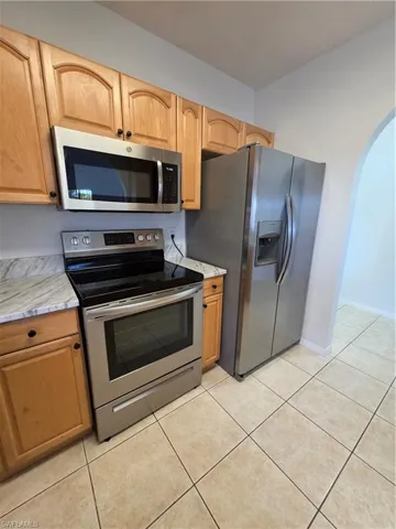 2261 Somerset Ridge Dr 204, Lehigh Acres, Florida 33973
