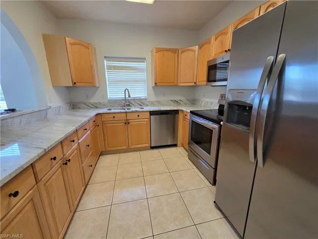 2261 Somerset Ridge Dr 204, Lehigh Acres, Florida 33973