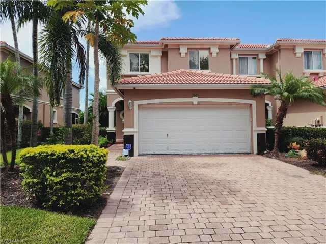 Mediterranean house with 2 car garage