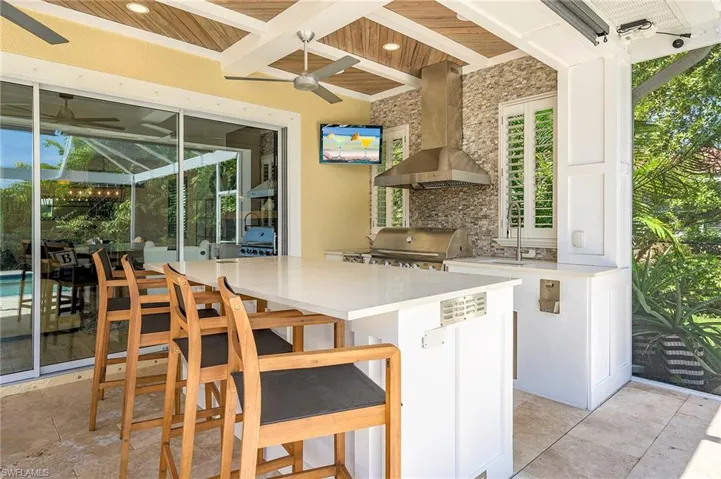 Outdoor Kitchen