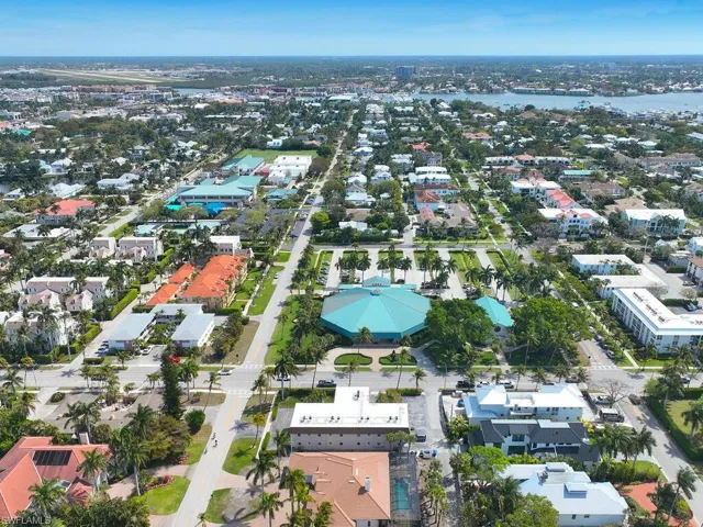 940  3rd S ST, Naples, FL 34102