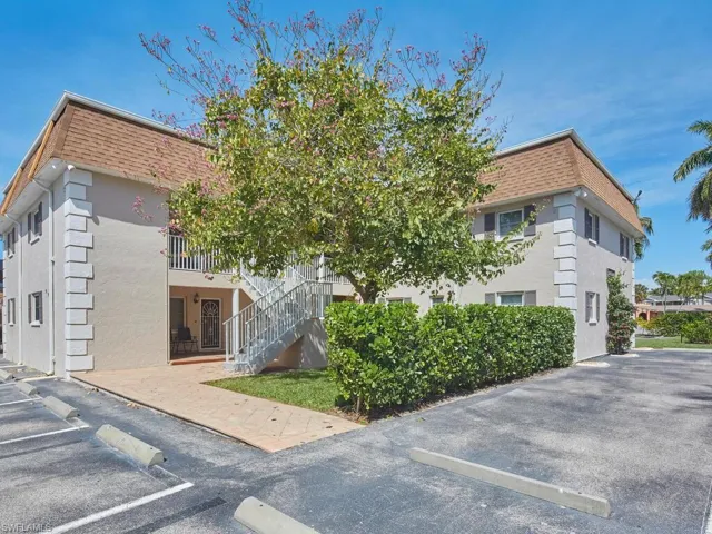 940  3rd S ST, Naples, FL 34102