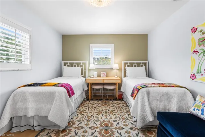 940  3rd S ST, Naples, FL 34102