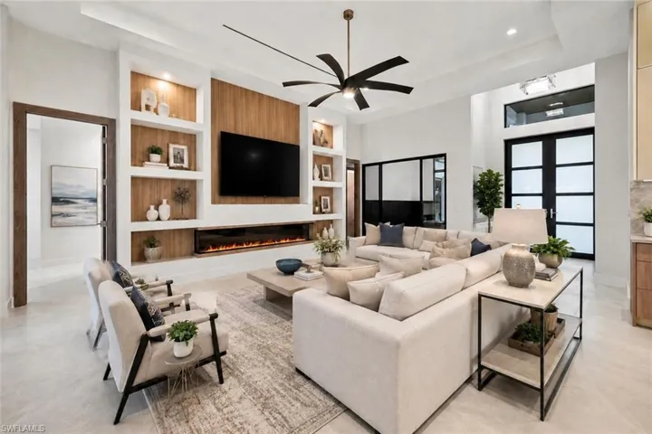 2517 Sw 38th St, Cape Coral, Florida 33914