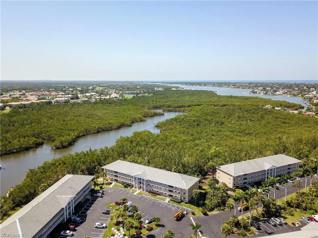 3002 Sandpiper Bay CIR, Naples, FL 34112,225057100