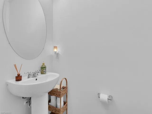 Downstairs 1/2 bath
