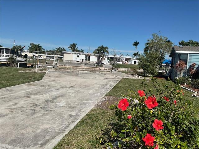 7315  Cobiac  DR, ST. JAMES CITY, FL 33956