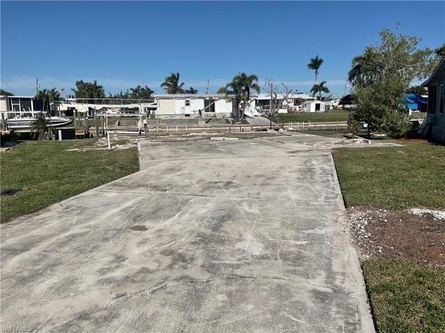 7315  Cobiac  DR, ST. JAMES CITY, FL 33956