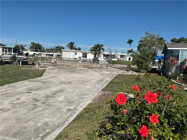 7315  Cobiac  DR, ST. JAMES CITY, FL 33956