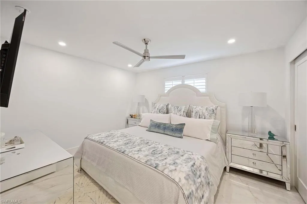 1222 Gordon DR, Naples, FL 34102,225015939
