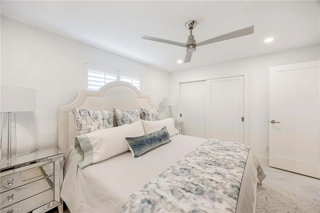 1222 Gordon DR, Naples, FL 34102,225015939