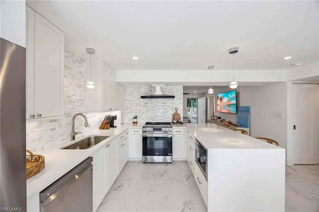 1222 Gordon DR, Naples, FL 34102,225015939