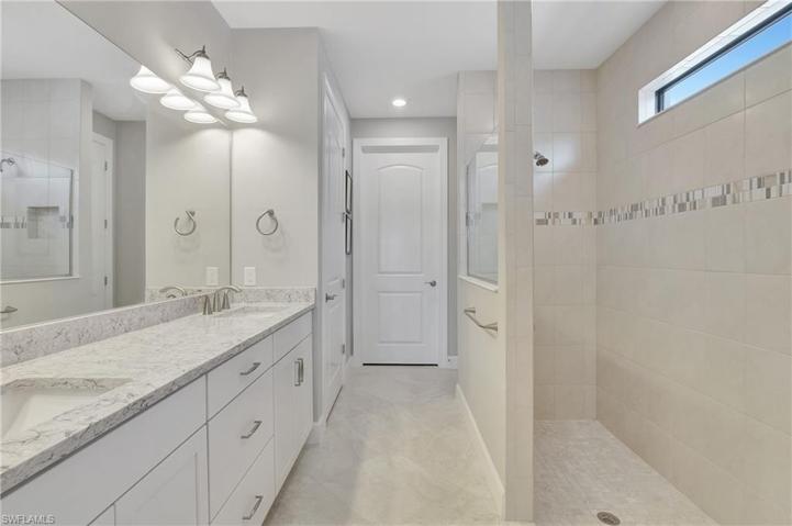 7615 Winding Cypress DR, NAPLES FL 34114