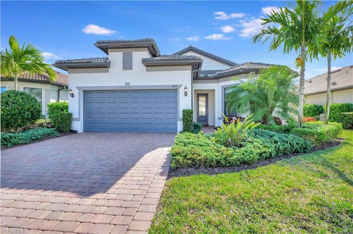 7615 Winding Cypress DR, NAPLES FL 34114