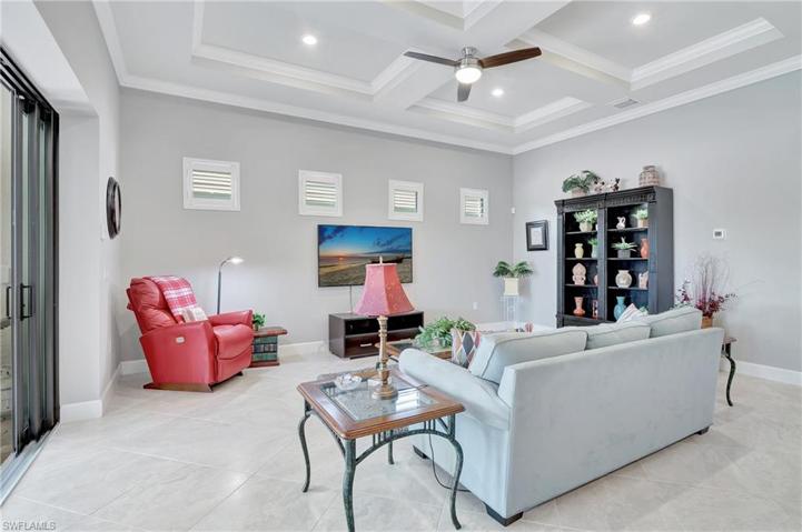 7615 Winding Cypress DR, NAPLES FL 34114