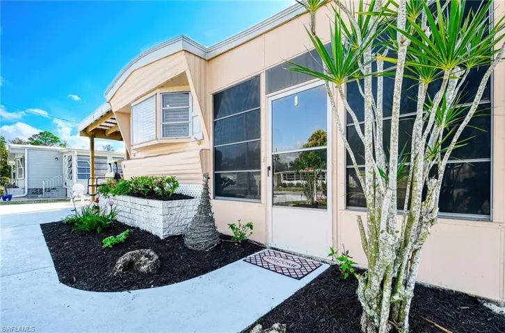 41  Sonderhen  DR, Naples, FL 34114