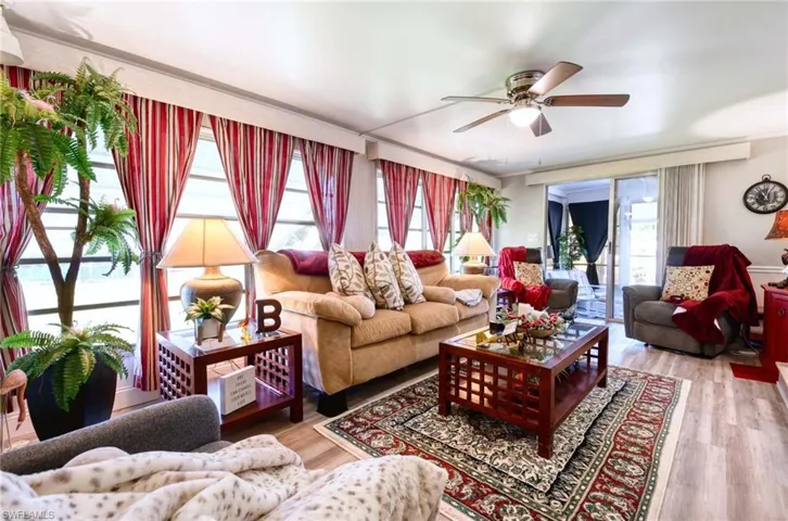41  Sonderhen  DR, Naples, FL 34114