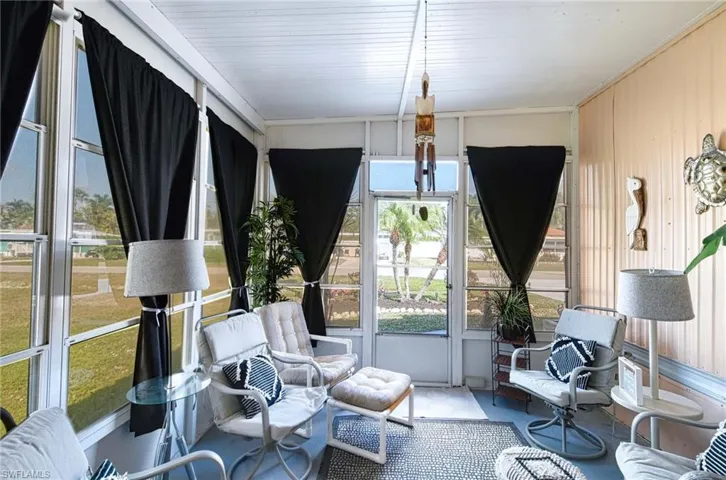 41  Sonderhen  DR, Naples, FL 34114