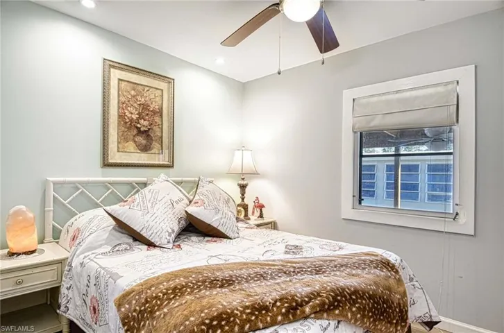 41  Sonderhen  DR, Naples, FL 34114