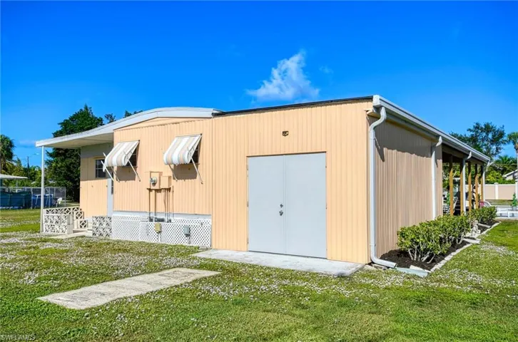 41 Sonderhen Dr, Naples, Florida 34114