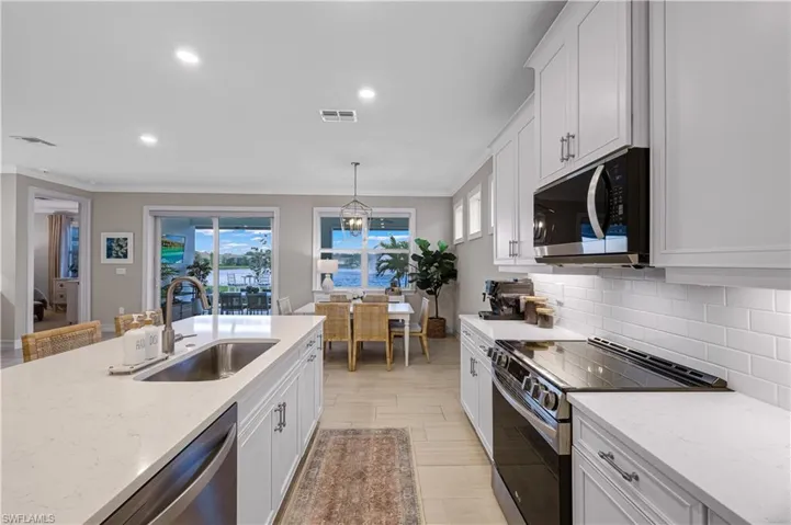 423 Polihale Way, Naples, Florida 34114