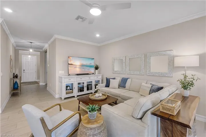423 Polihale Way, Naples, Florida 34114