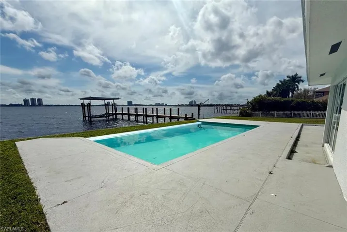 111 North Shore Ave, North Fort Myers, Florida 33917
