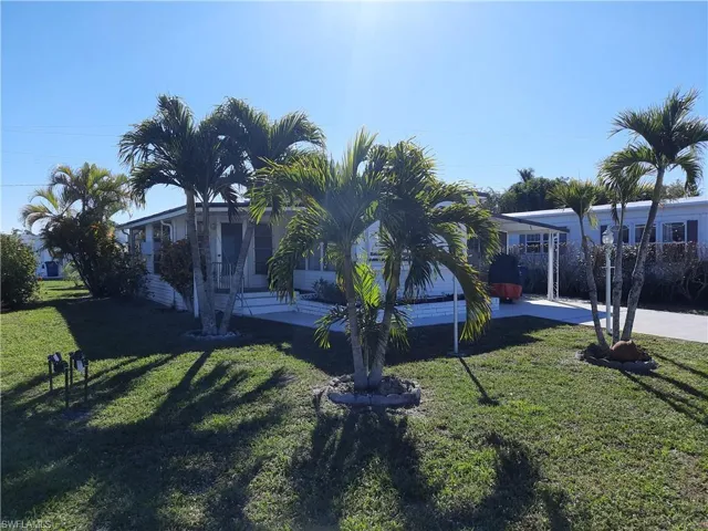 26198  Princess  LN, Bonita Springs, FL 34135