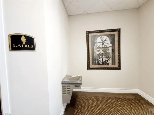 1016 Collier Center Way 106, Naples, Florida 34110