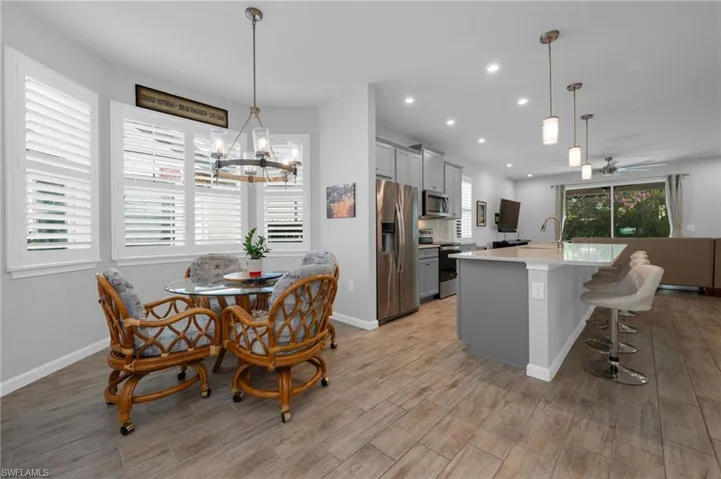 Eat-In-Kitchen