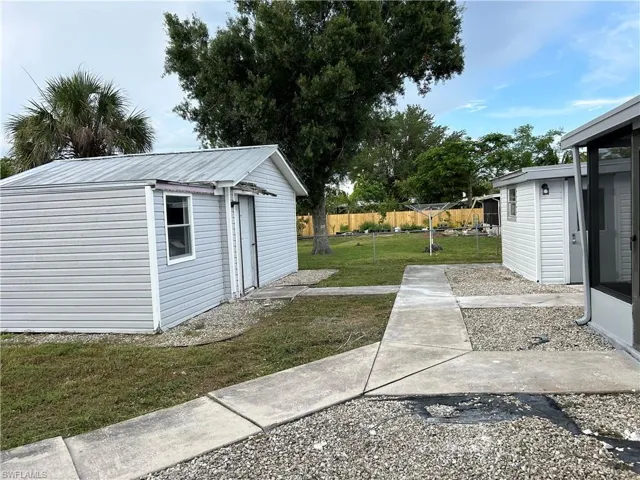 1329  Sunrise  DR, North Fort Myers, FL 33917