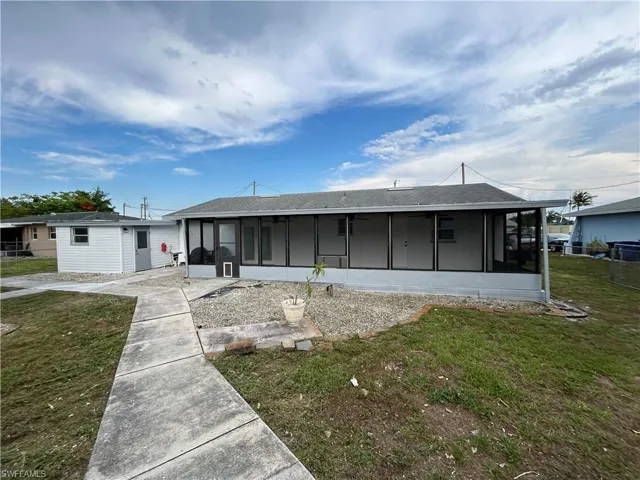 1329  Sunrise  DR, North Fort Myers, FL 33917