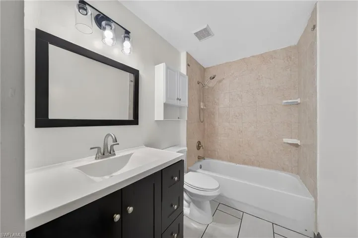3734 Sw 11th Ave, Cape Coral, Florida 33914